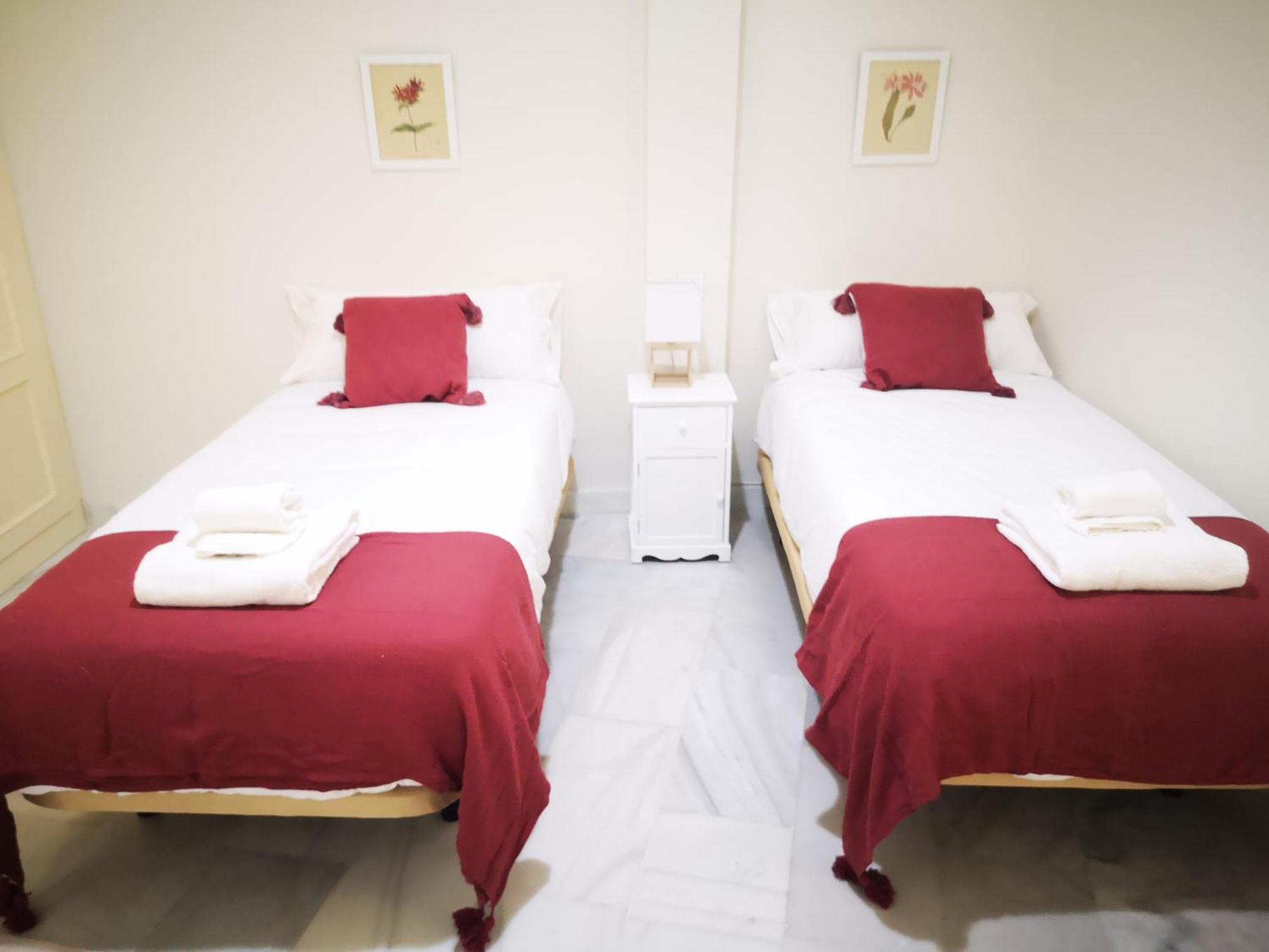 Charming Bright Apartment With Balconies On Cuesta Del Rosario เซบีญา ภายนอก รูปภาพ