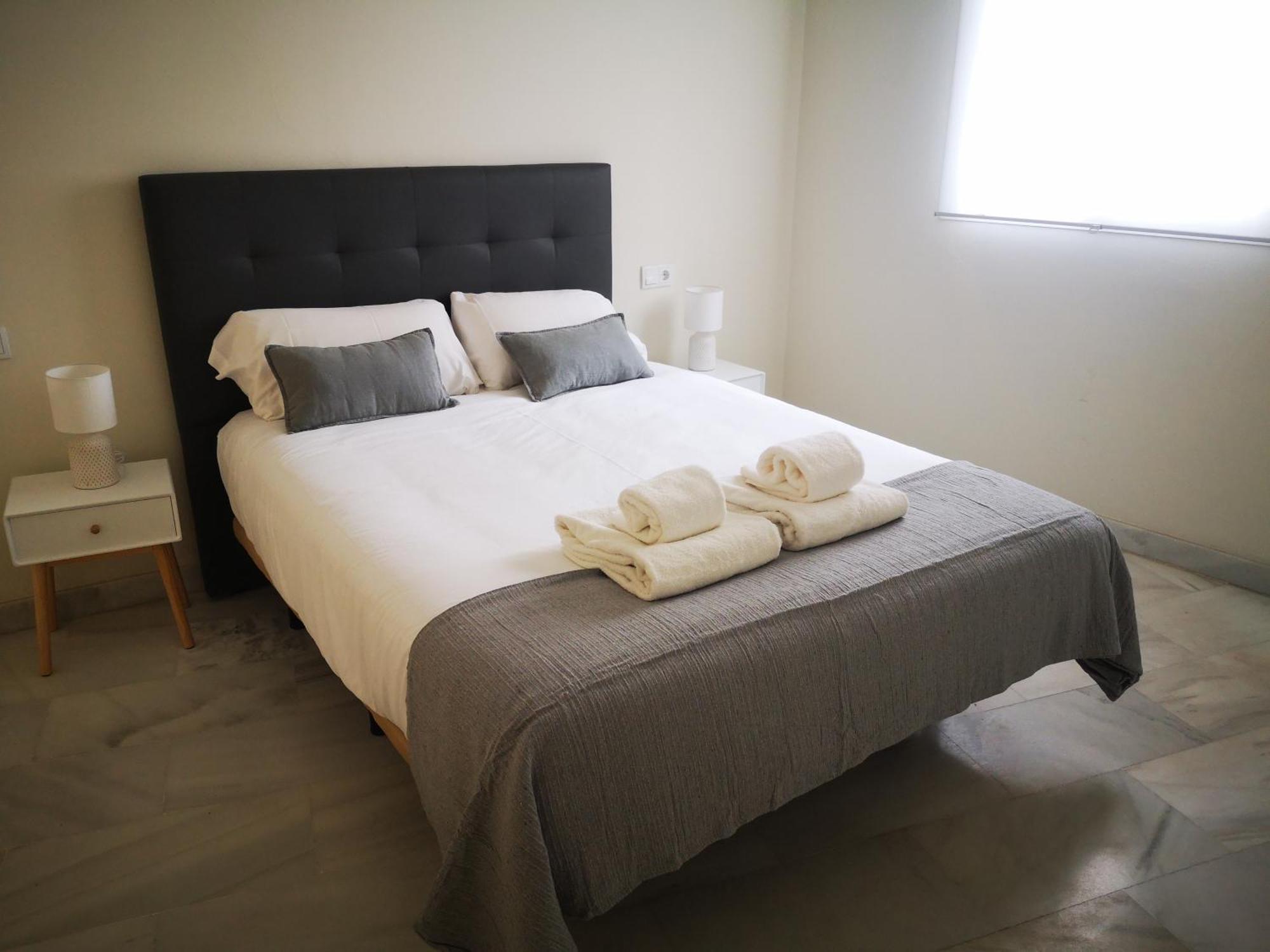 Charming Bright Apartment With Balconies On Cuesta Del Rosario เซบีญา ภายนอก รูปภาพ